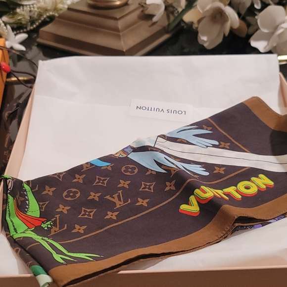 SOLD Louis Vuitton Friends Mask/Bandana - Picture 10 of 11